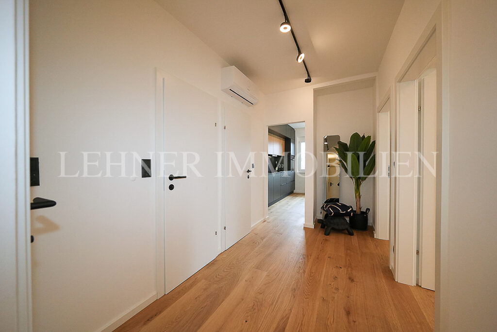 Lehner Immobilien, Sanierte moderne Wohnung an der Murpromenade in Graz-Geidorf