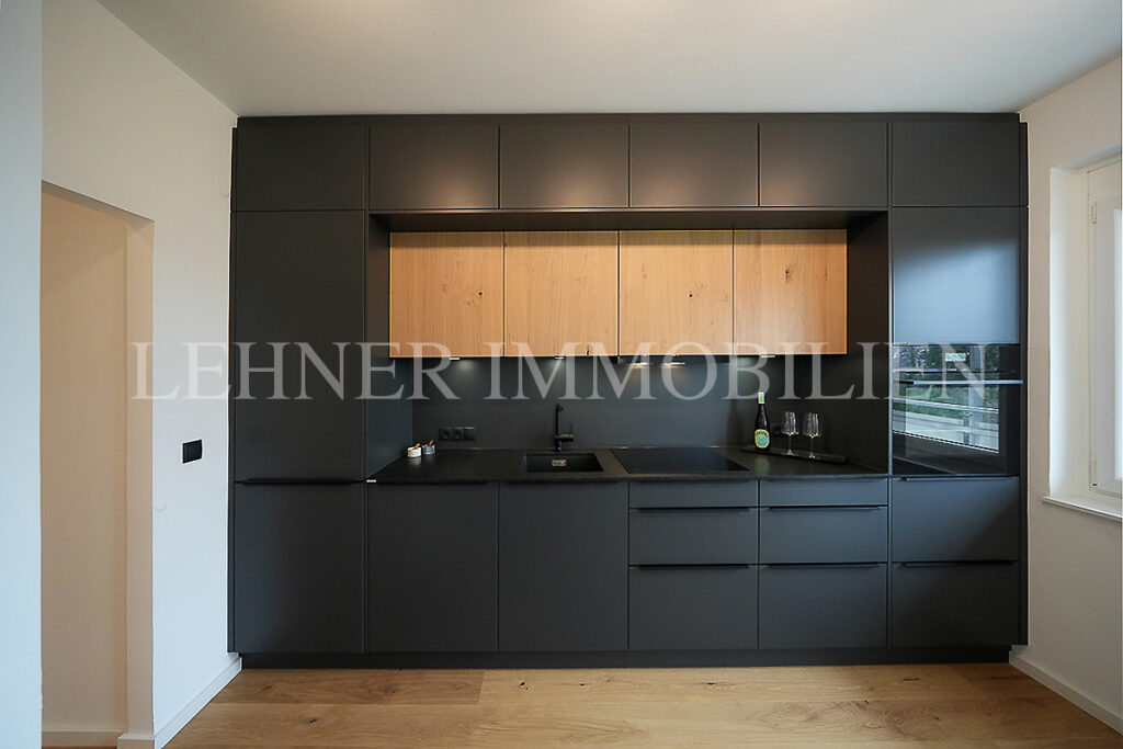 Lehner Immobilien, Sanierte moderne Wohnung an der Murpromenade in Graz-Geidorf