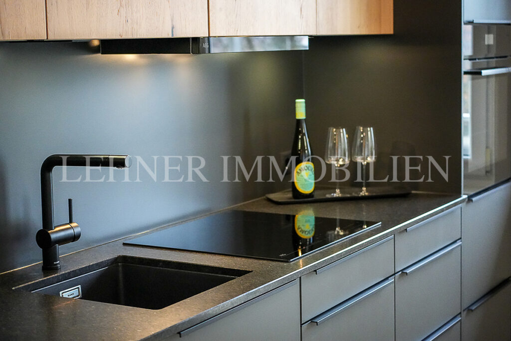 Lehner Immobilien, Sanierte moderne Wohnung an der Murpromenade in Graz-Geidorf