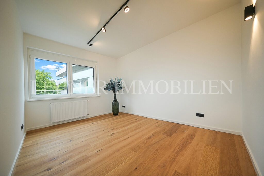 Lehner Immobilien, Sanierte moderne Wohnung an der Murpromenade in Graz-Geidorf