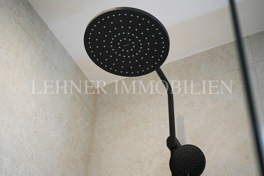 Lehner Immobilien, Sanierte moderne Wohnung an der Murpromenade in Graz-Geidorf