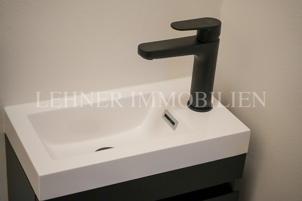 Lehner Immobilien, Sanierte moderne Wohnung an der Murpromenade in Graz-Geidorf