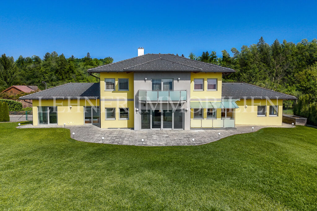 Lehner Immobilien grosszügiges Anwesen mit herrlichem Blick auf die Koralpen in Lieboch