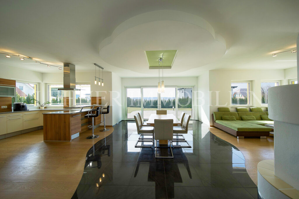 Lehner Immobilien grosszügiges Anwesen mit herrlichem Blick auf die Koralpen in Lieboch