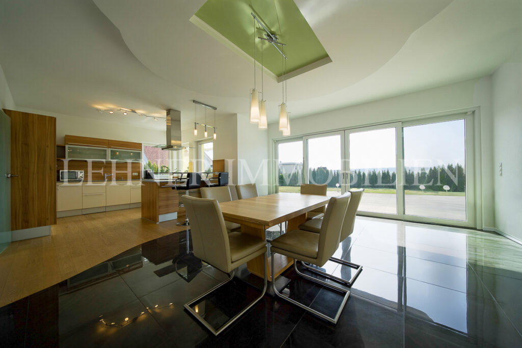 Lehner Immobilien grosszügiges Anwesen mit herrlichem Blick auf die Koralpen in Lieboch