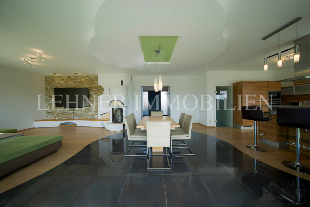 Lehner Immobilien grosszügiges Anwesen mit herrlichem Blick auf die Koralpen in Lieboch