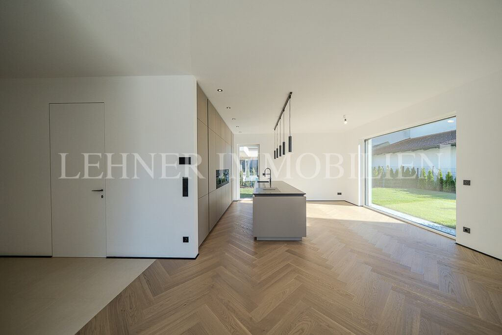 Lehner Immobilien Hochwertiger und exklusiver Bungalow mit Swimmingpool in Wundschuh