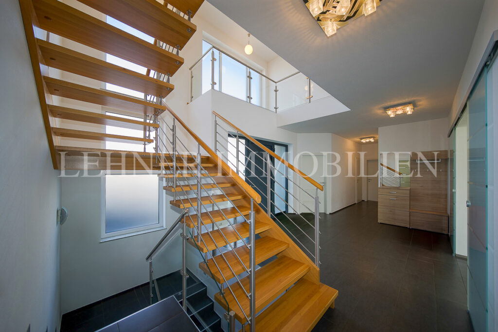 Lehner Immobilien grosszügiges Anwesen mit herrlichem Blick auf die Koralpen in Lieboch