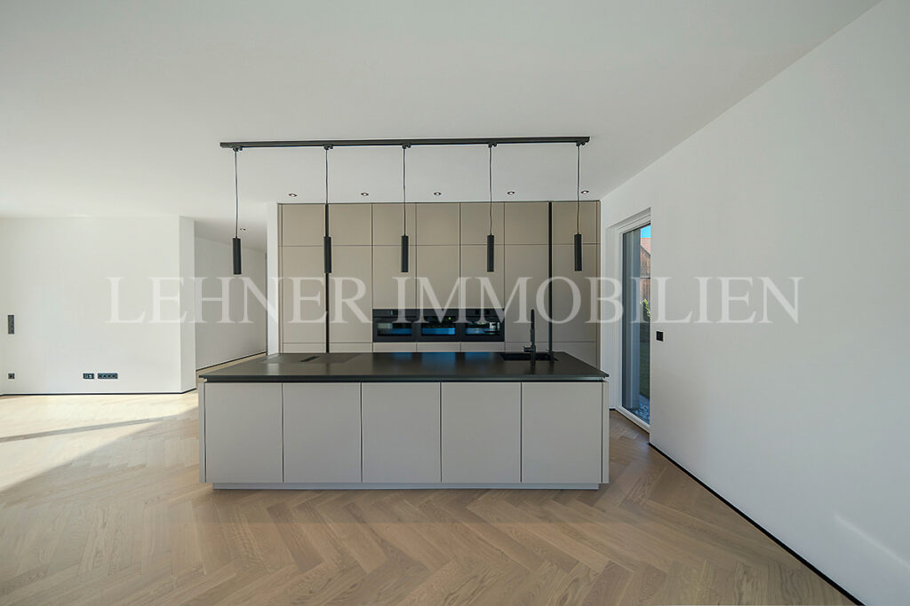 Lehner Immobilien Hochwertiger und exklusiver Bungalow mit Swimmingpool in Wundschuh