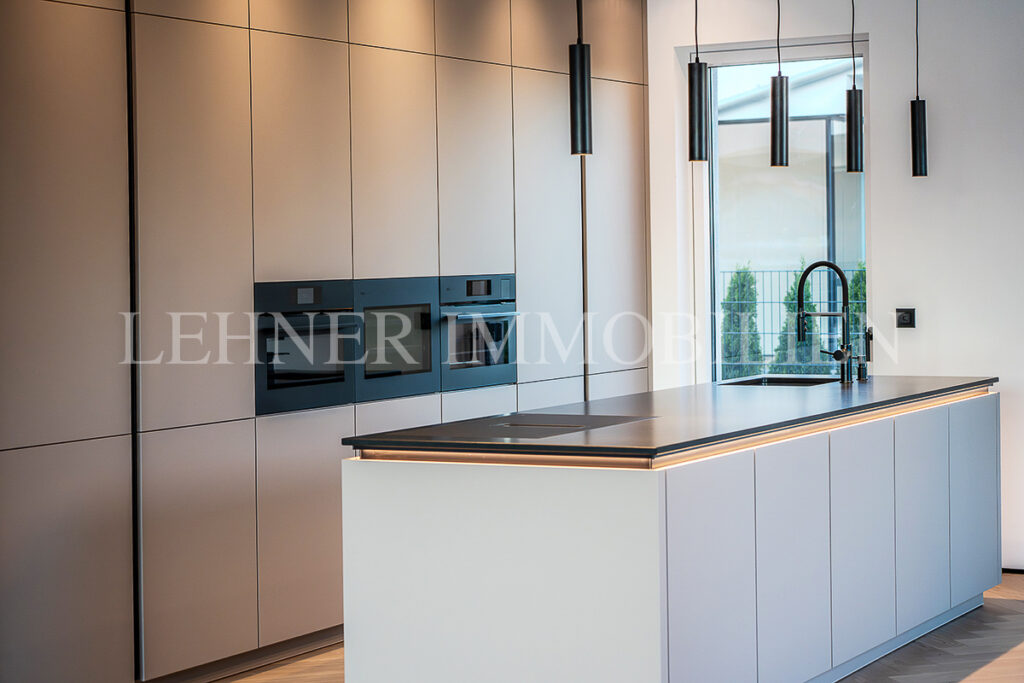 Lehner Immobilien Hochwertiger und exklusiver Bungalow mit Swimmingpool in Wundschuh