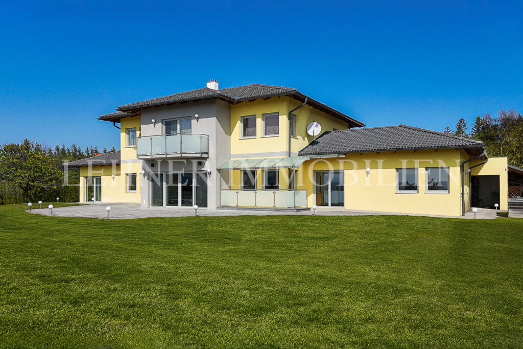 Lehner Immobilien grosszügiges Anwesen mit herrlichem Blick auf die Koralpen in Lieboch