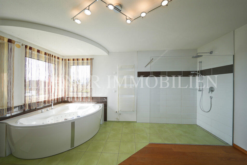 Lehner Immobilien grosszügiges Anwesen mit herrlichem Blick auf die Koralpen in Lieboch