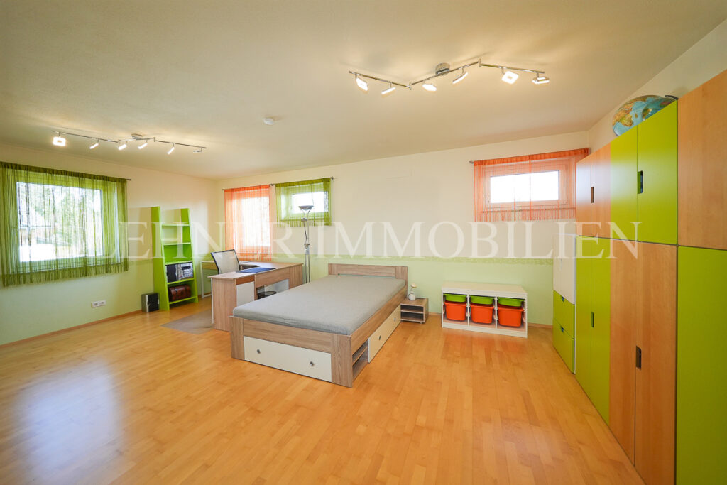 Lehner Immobilien grosszügiges Anwesen mit herrlichem Blick auf die Koralpen in Lieboch