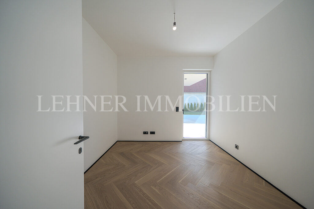 Lehner Immobilien Hochwertiger und exklusiver Bungalow mit Swimmingpool in Wundschuh