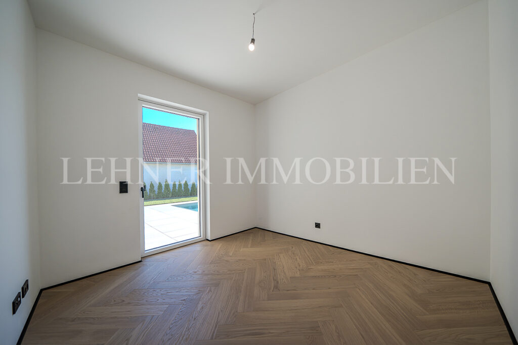 Lehner Immobilien Hochwertiger und exklusiver Bungalow mit Swimmingpool in Wundschuh