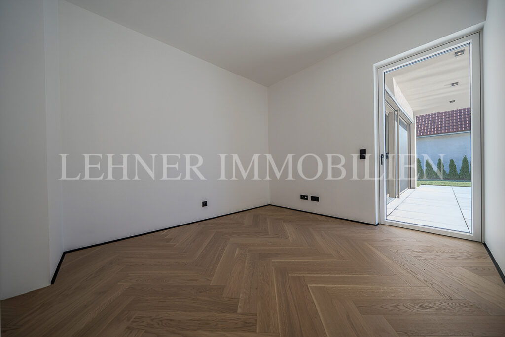 Lehner Immobilien Hochwertiger und exklusiver Bungalow mit Swimmingpool in Wundschuh