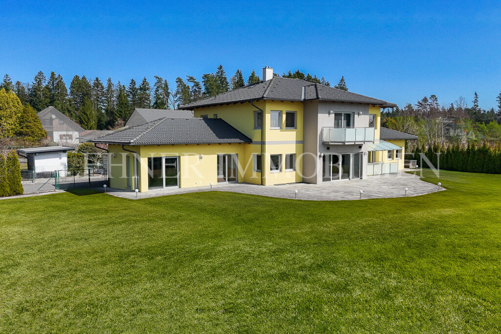 Lehner Immobilien grosszügiges Anwesen mit herrlichem Blick auf die Koralpen in Lieboch
