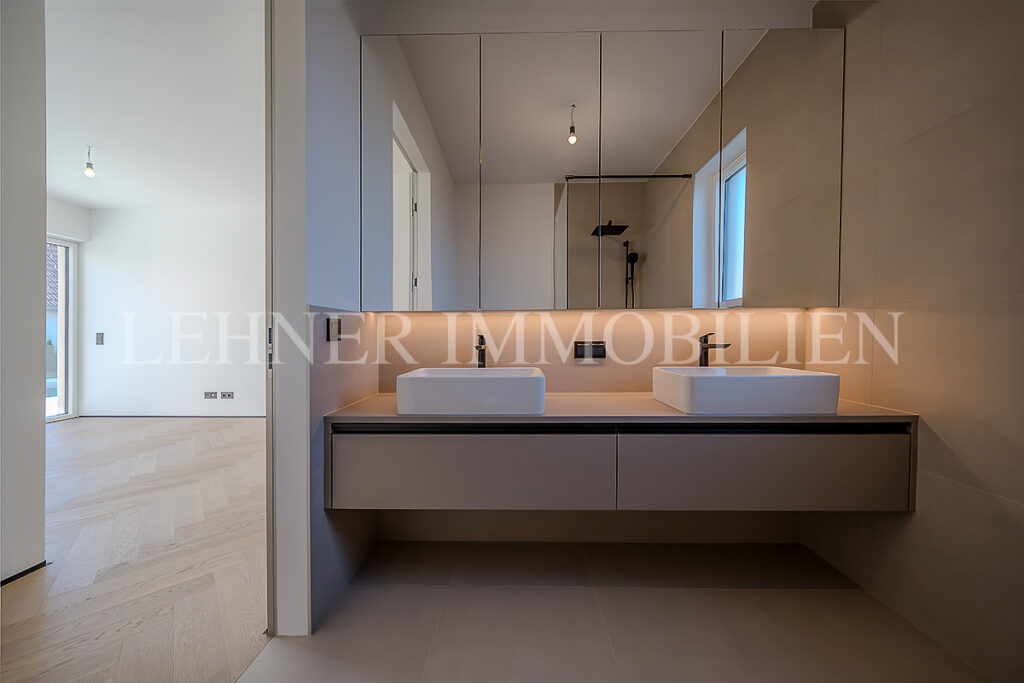 Lehner Immobilien Hochwertiger und exklusiver Bungalow mit Swimmingpool in Wundschuh