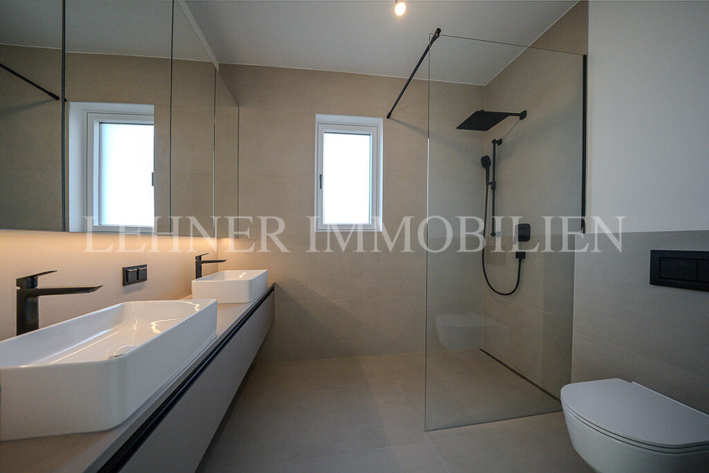 Lehner Immobilien Hochwertiger und exklusiver Bungalow mit Swimmingpool in Wundschuh