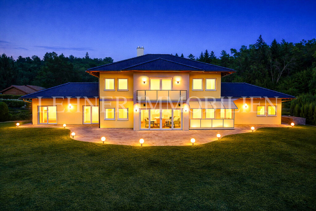 Lehner Immobilien grosszügiges Anwesen mit herrlichem Blick auf die Koralpen in Lieboch