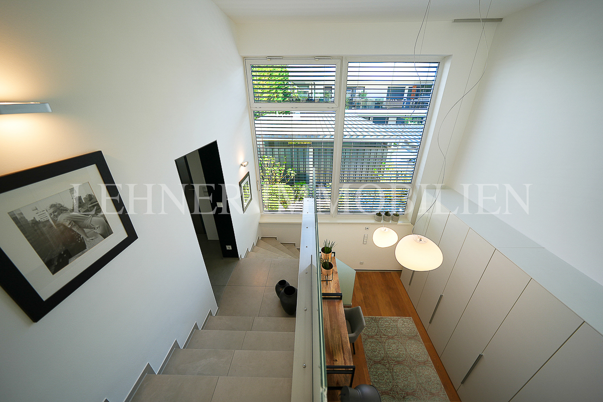 Stilvolle, loftartige Reihenhauswohnung mit Garten in Graz, Nähe Schloss St. Martin