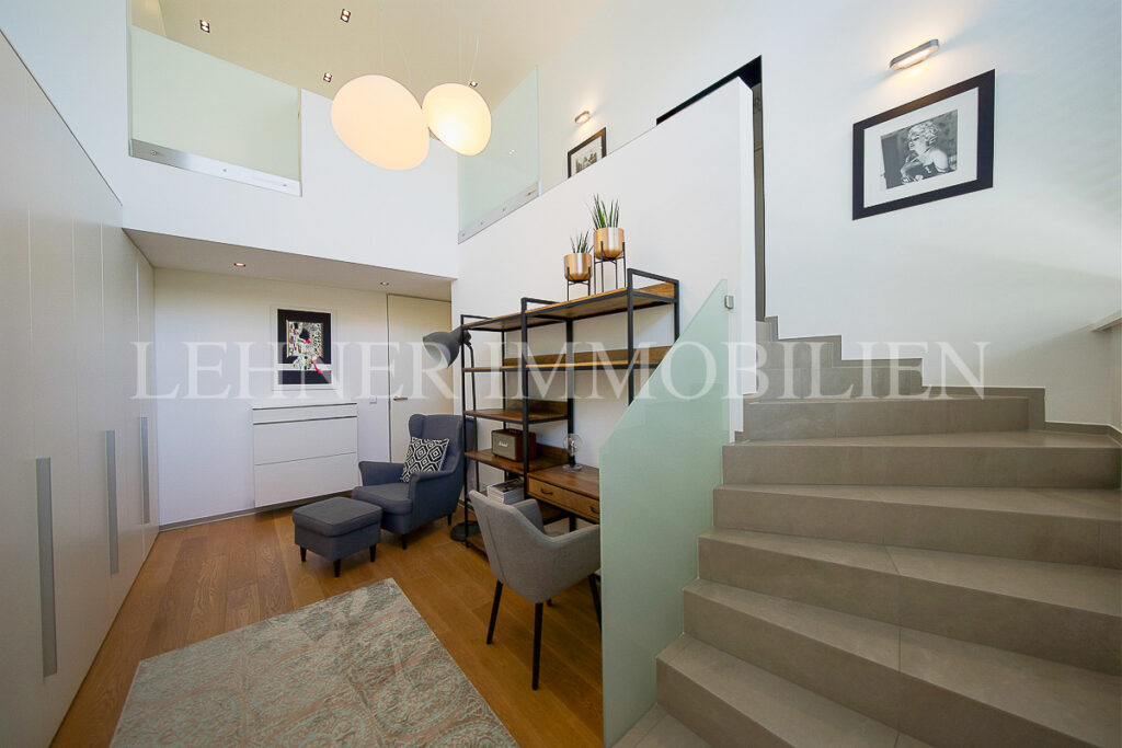 Stilvolle, loftartige Reihenhauswohnung mit Garten in Graz, Nähe Schloss St. Martin