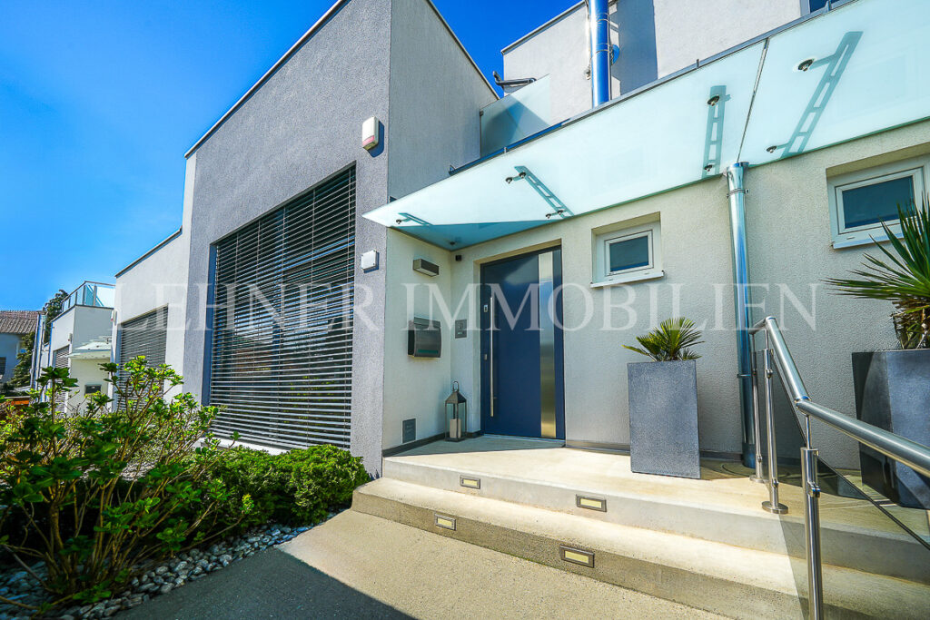 Stilvolle, loftartige Reihenhauswohnung mit Garten in Graz, Nähe Schloss St. Martin