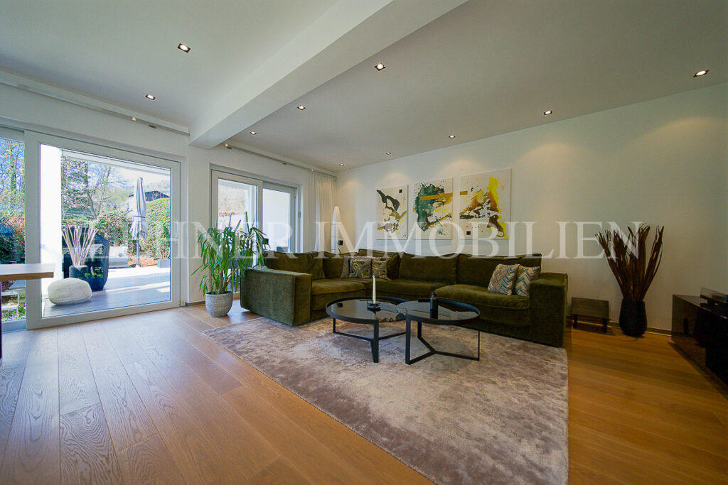 Stilvolle, loftartige Reihenhauswohnung mit Garten in Graz, Nähe Schloss St. Martin