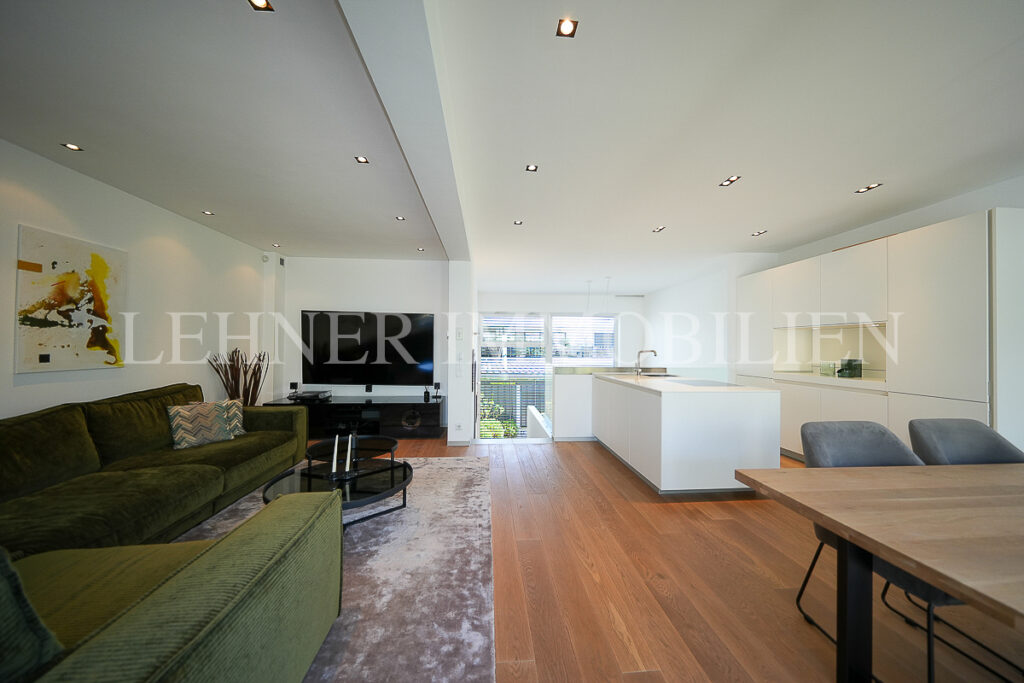 Stilvolle, loftartige Reihenhauswohnung mit Garten in Graz, Nähe Schloss St. Martin