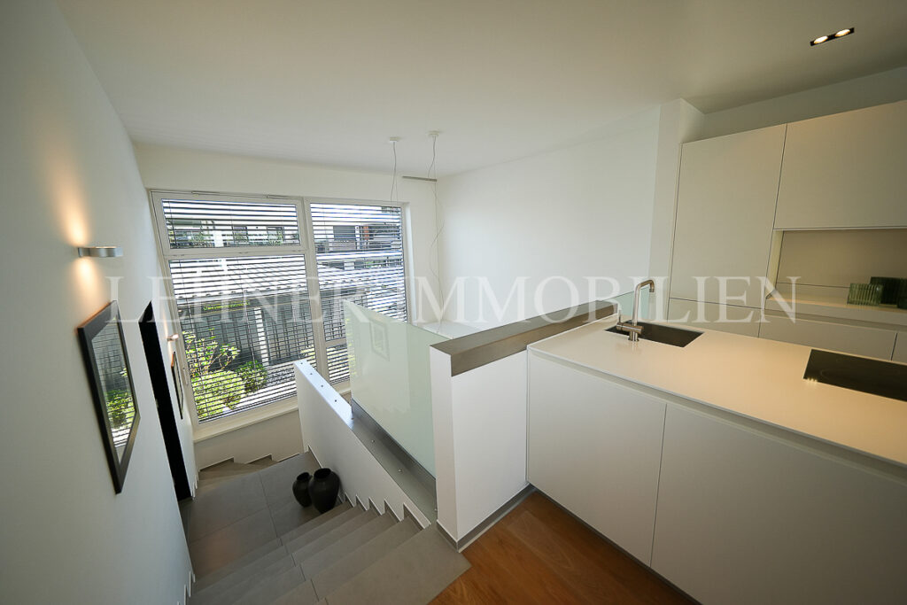 Stilvolle, loftartige Reihenhauswohnung mit Garten in Graz, Nähe Schloss St. Martin