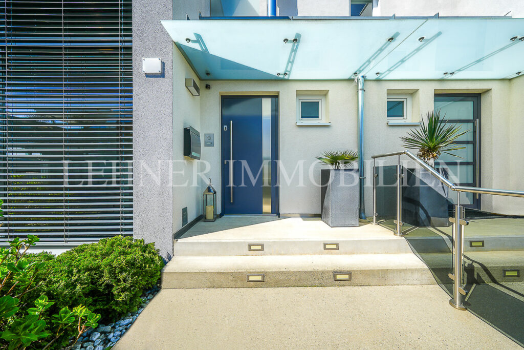 Stilvolle, loftartige Reihenhauswohnung mit Garten in Graz, Nähe Schloss St. Martin