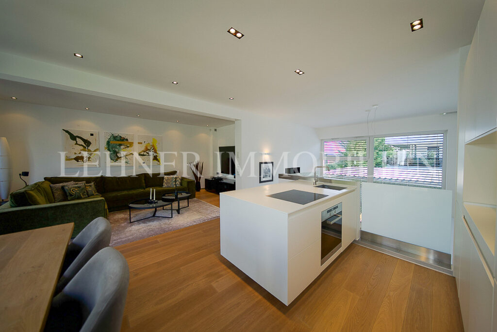 Stilvolle, loftartige Reihenhauswohnung mit Garten in Graz, Nähe Schloss St. Martin