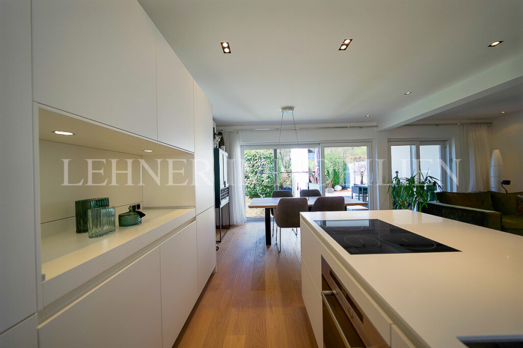 Stilvolle, loftartige Reihenhauswohnung mit Garten in Graz, Nähe Schloss St. Martin