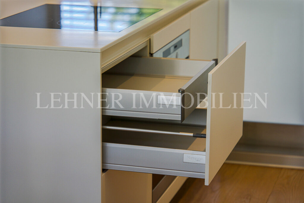 Stilvolle, loftartige Reihenhauswohnung mit Garten in Graz, Nähe Schloss St. Martin