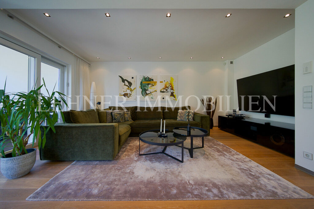 Stilvolle, loftartige Reihenhauswohnung mit Garten in Graz, Nähe Schloss St. Martin