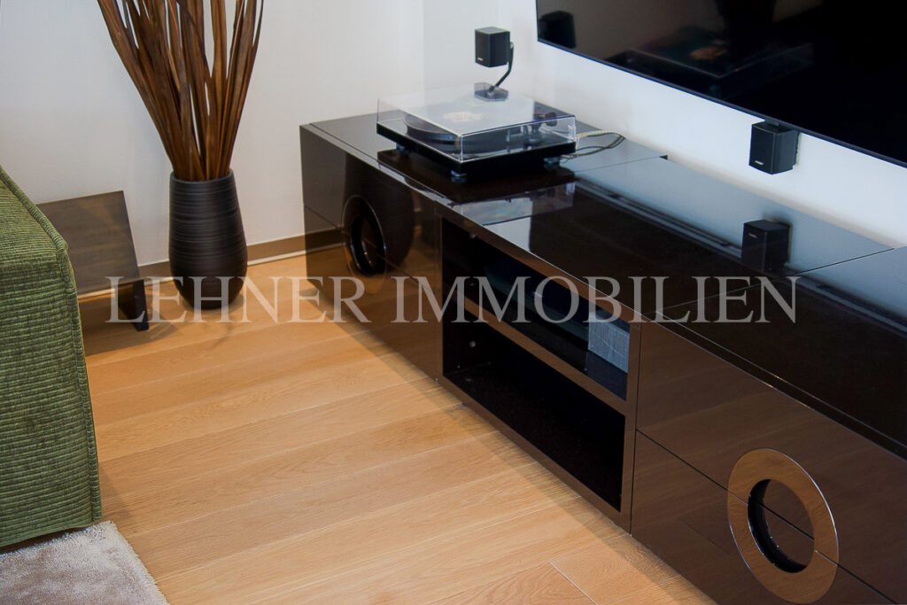 Stilvolle, loftartige Reihenhauswohnung mit Garten in Graz, Nähe Schloss St. Martin