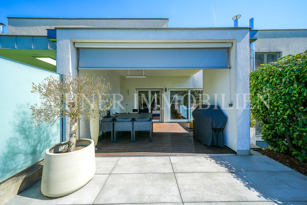 Stilvolle, loftartige Reihenhauswohnung mit Garten in Graz, Nähe Schloss St. Martin