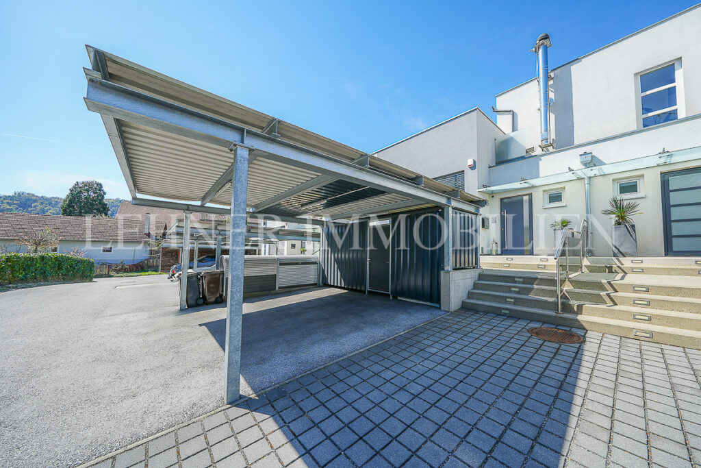 Stilvolle, loftartige Reihenhauswohnung mit Garten in Graz, Nähe Schloss St. Martin