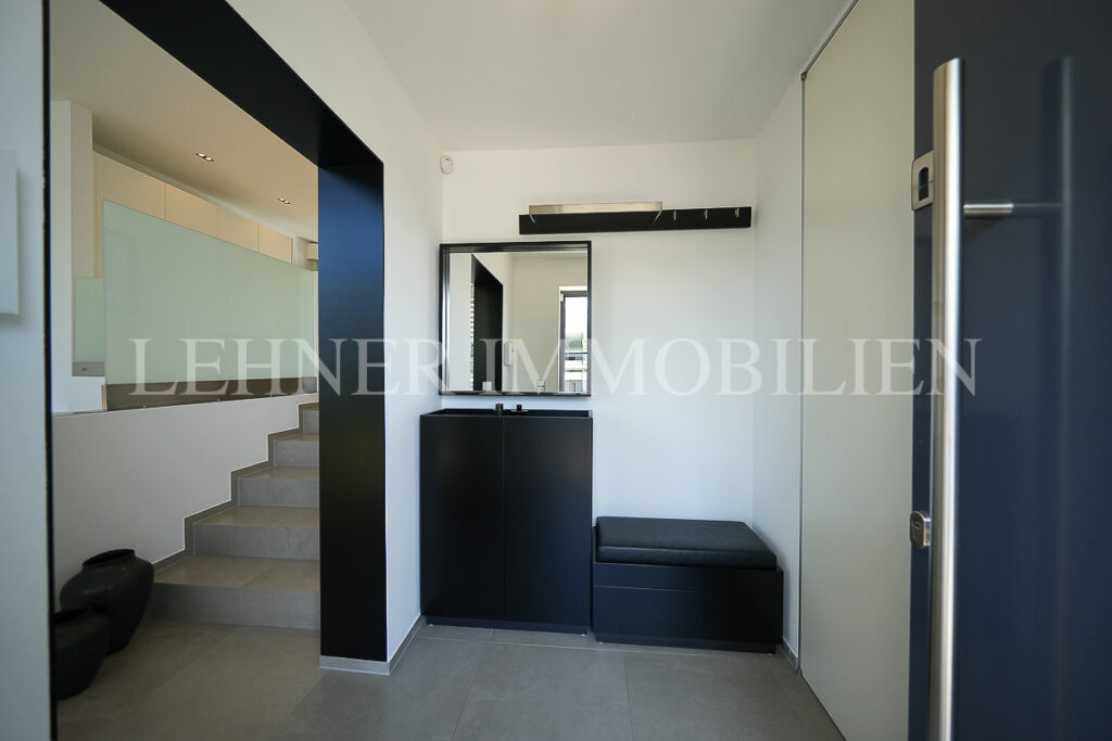 Stilvolle, loftartige Reihenhauswohnung mit Garten in Graz, Nähe Schloss St. Martin