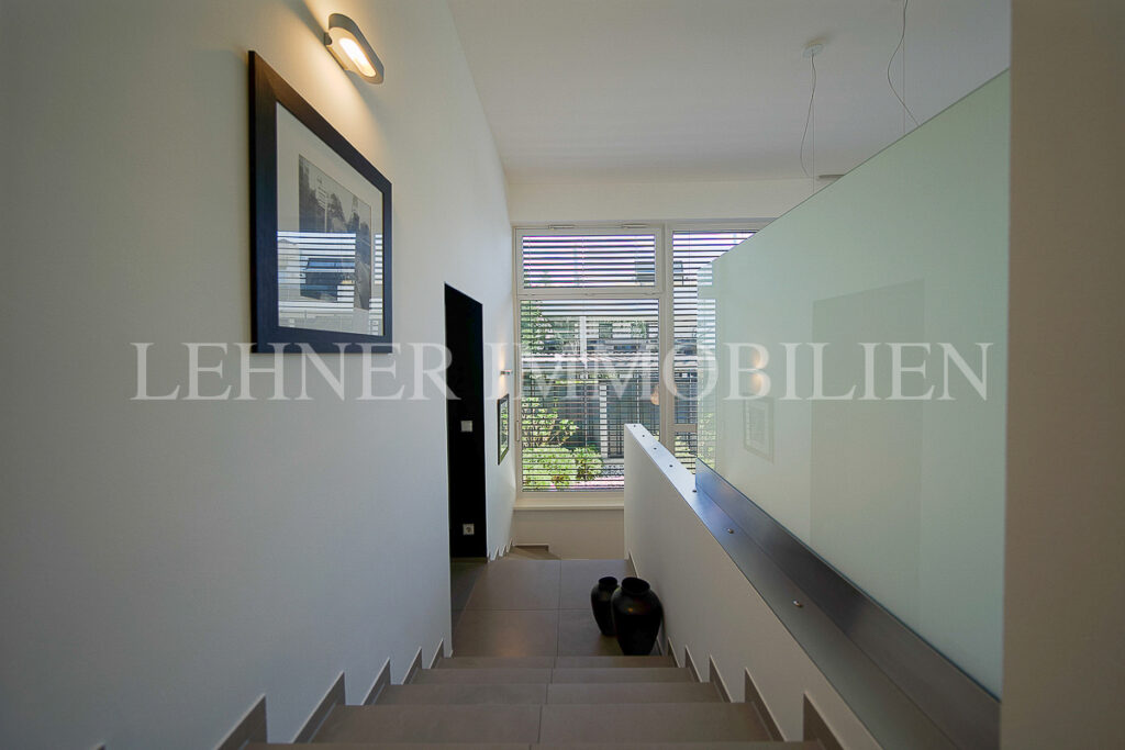 Stilvolle, loftartige Reihenhauswohnung mit Garten in Graz, Nähe Schloss St. Martin