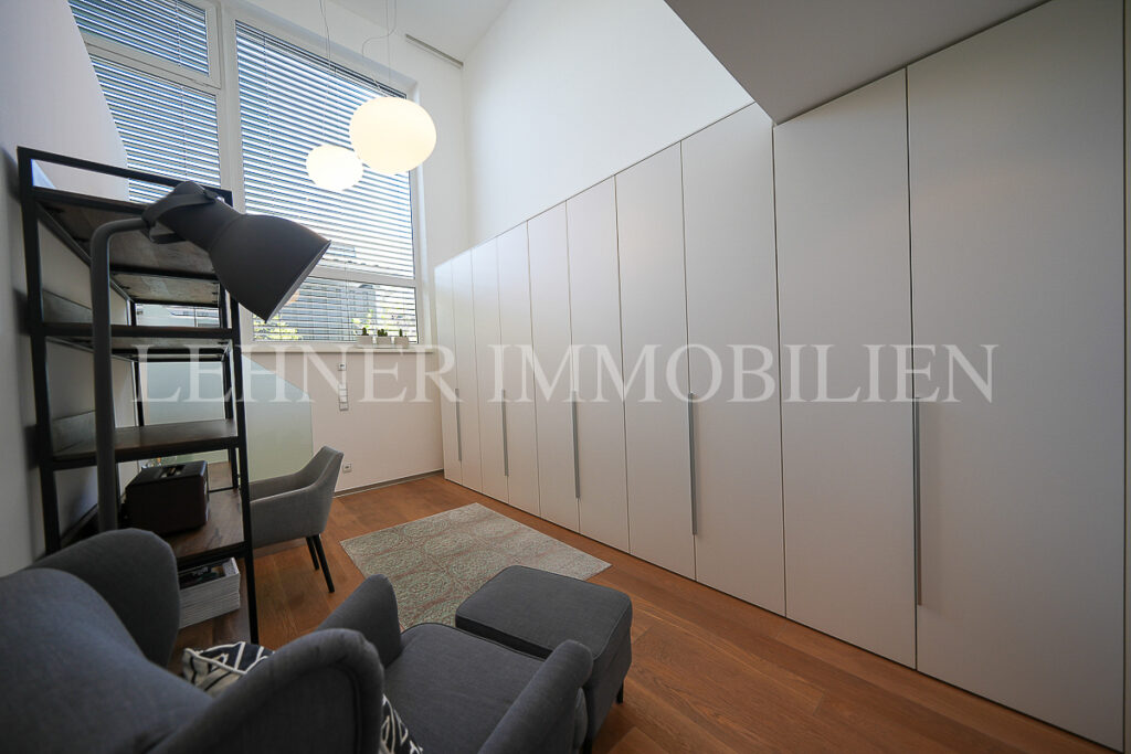 Stilvolle, loftartige Reihenhauswohnung mit Garten in Graz, Nähe Schloss St. Martin