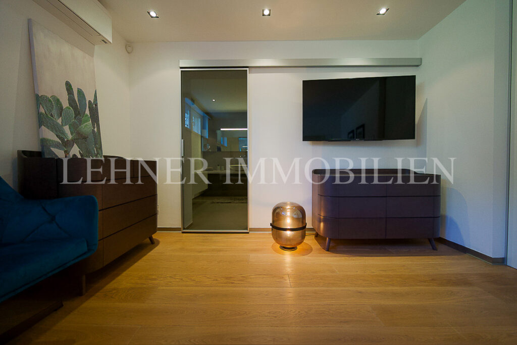 Stilvolle, loftartige Reihenhauswohnung mit Garten in Graz, Nähe Schloss St. Martin