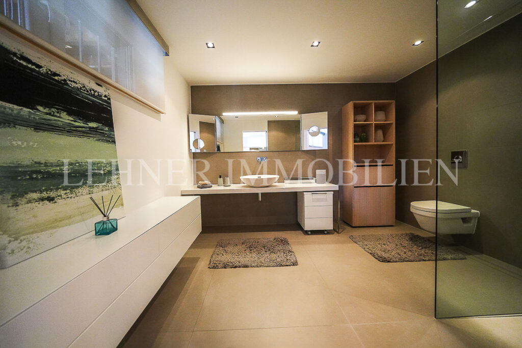 Stilvolle, loftartige Reihenhauswohnung mit Garten in Graz, Nähe Schloss St. Martin