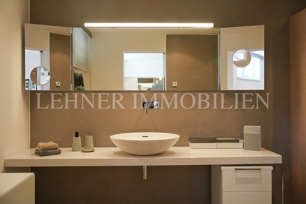 Stilvolle, loftartige Reihenhauswohnung mit Garten in Graz, Nähe Schloss St. Martin