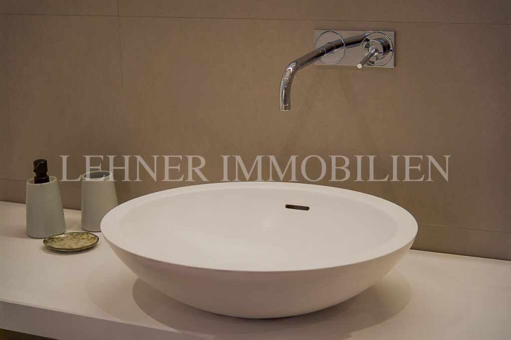 Stilvolle, loftartige Reihenhauswohnung mit Garten in Graz, Nähe Schloss St. Martin