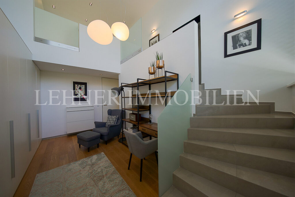 Stilvolle, loftartige Reihenhauswohnung mit Garten in Graz, Nähe Schloss St. Martin