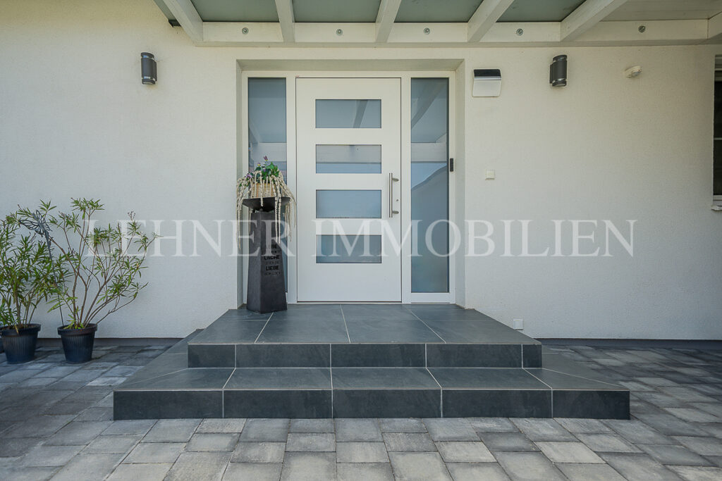 Lehner Immobilien Bungalow mit Swimmingpool in Mellach