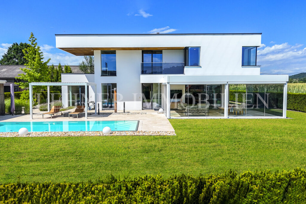 Lehner Immobilien luxuriöse exklusive Villa mit Pool in Werndorf