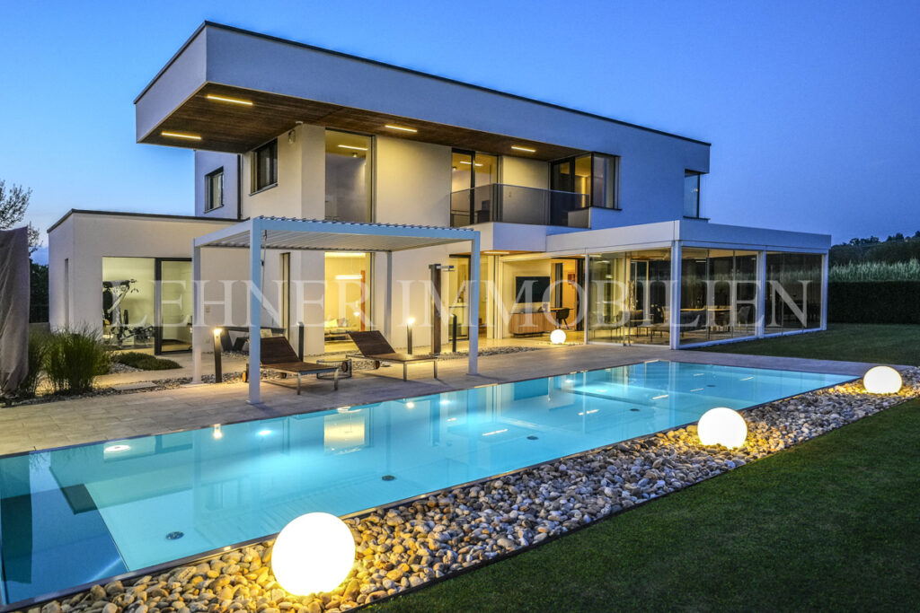 Lehner Immobilien luxuriöse exklusive Villa mit Pool in Werndorf