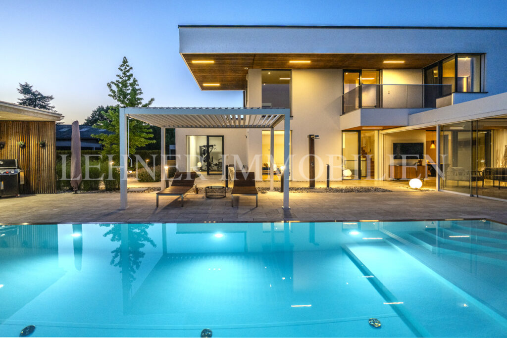 Lehner Immobilien luxuriöse exklusive Villa mit Pool in Werndorf